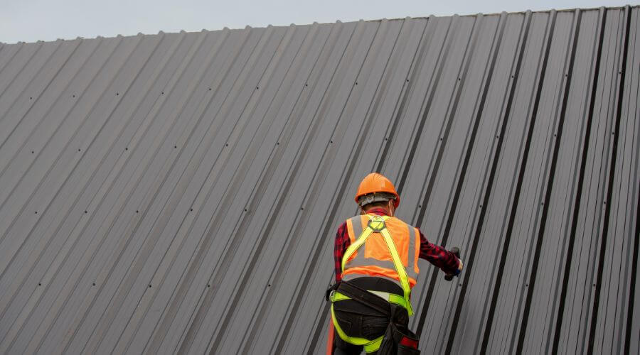 Professional metal roof installation in Streamwood, IL